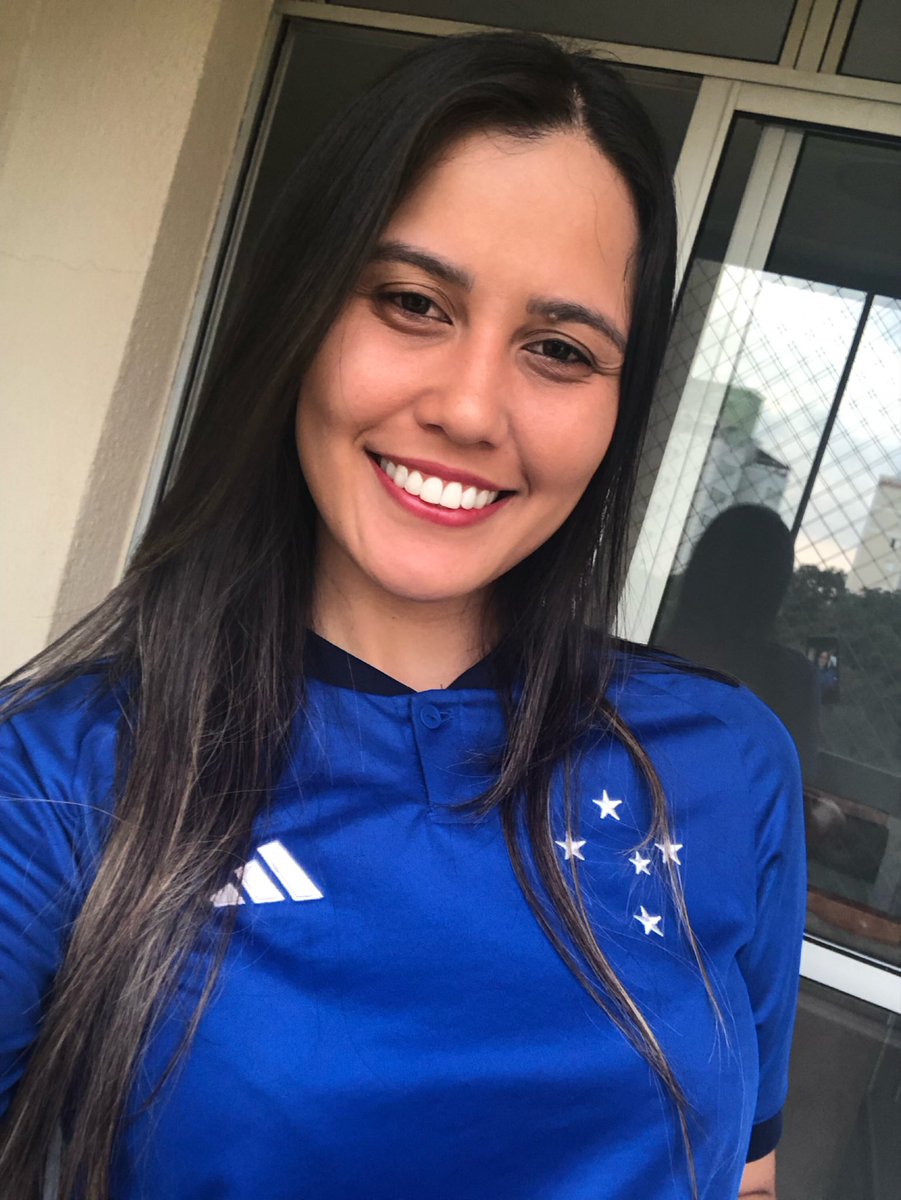 lets_caria's tweet photo. Que saudade que eu estava de falar: partiu Mineirão 💙🤍⚽️ 

@Cruzeiro ganha hoje por favor https://t.co/wXxfAhHf8q