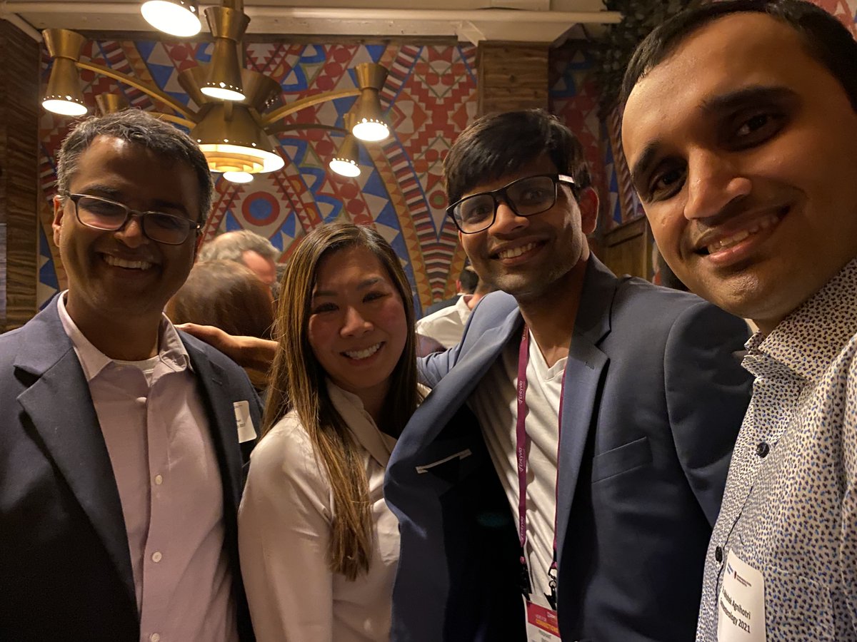 Our favorite part of @DDWMeeting is always the reunions, especially between friends, colleagues, and mentors & mentees at our annual alumni reception! So great to see everyone who attended and so proud of our global #BIDMCGI network 🌟💙