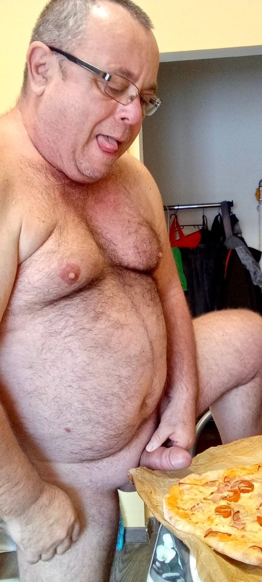 Daddycock5's tweet photo. Please feed me that pizza. I would pay handsomely for it. I just want to eat it with his sexy hot cum all over it mmmmmhhhh https://t.co/FIoKwRlZAL
