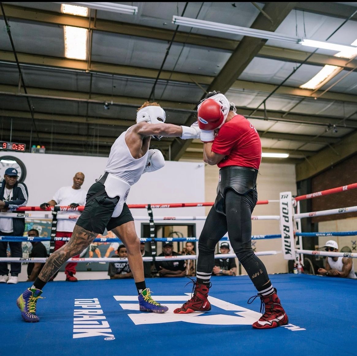 JustinDaEndz's tweet photo. Word📚 In DaEndz ~ @Realdevinhaney 11 days 🥊🐅 https://t.co/DdgEwN2jiq