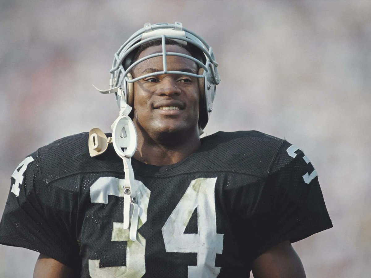 Ultimate Nightmare Scenario: Bo Jackson Has To Get A Medical Procedure Because He's Been Battling Hiccups For A Year barstoolsports.com/blog/3466788/u…