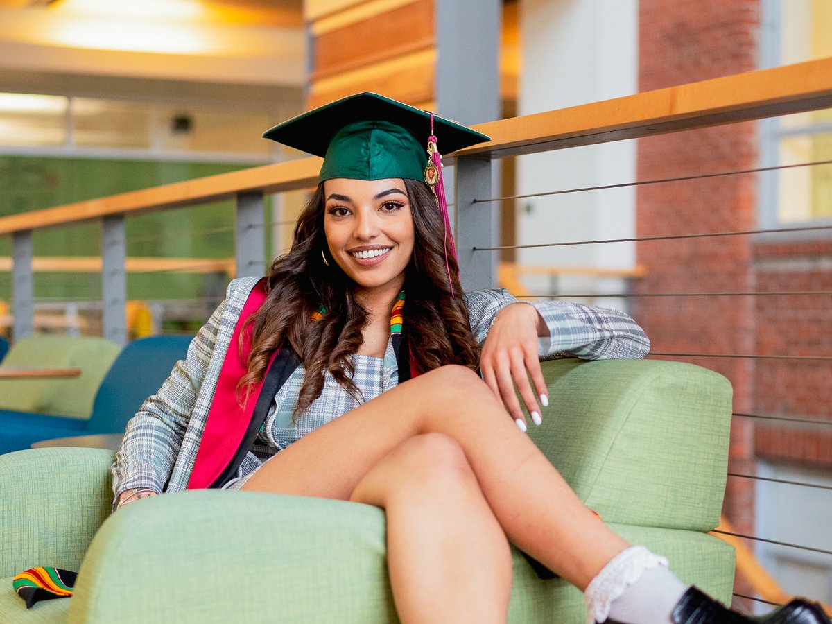 UO Journalism & Comm tweet media