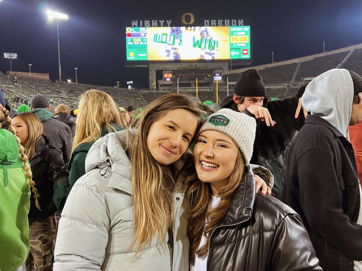 UO Journalism & Comm tweet media