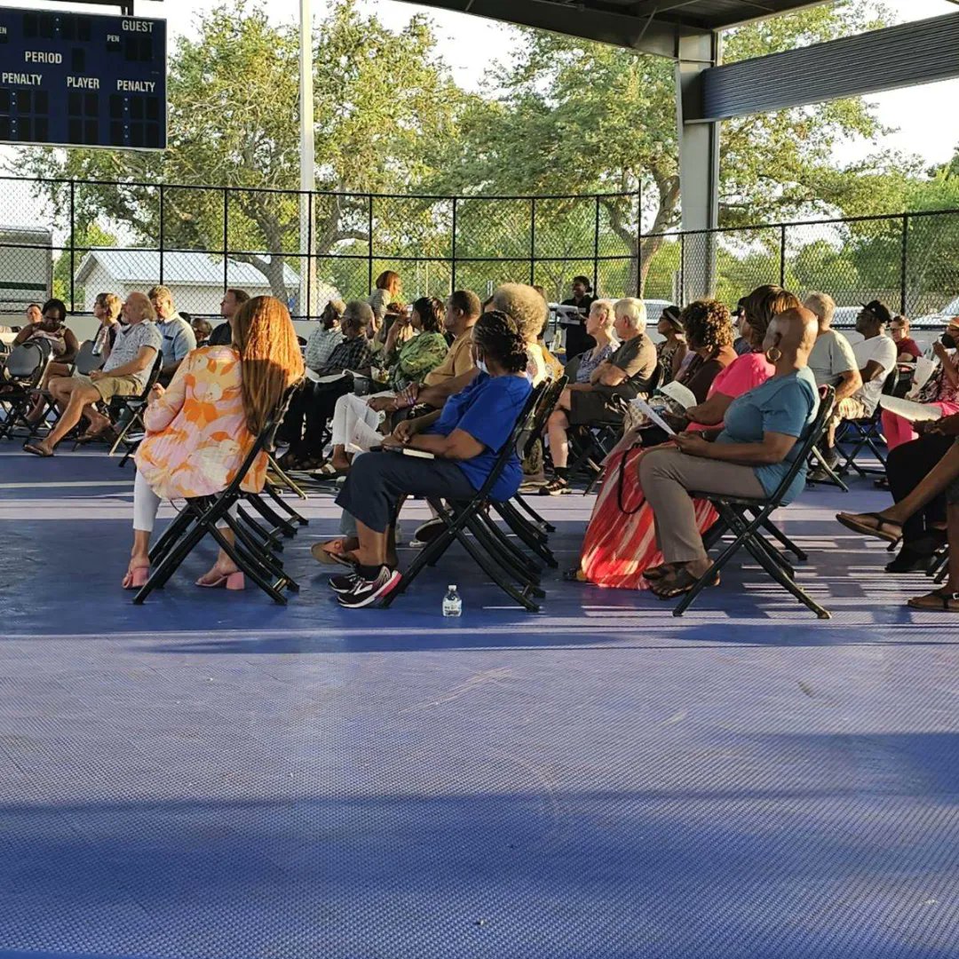 Special thanks to <a href="/HillsboroughFL/">Hillsborough County</a> Commissioner Gwen Myers for sharing her town hall platform with <a href="/THHIorg/">Homeless Initiative</a> to inform the #community of Tampa/Hillsborough County's efforts to combat #homelessness.  #HouseHillsborough #PalmRiver #ClairMel #DelaneyCreek #WinstonPark