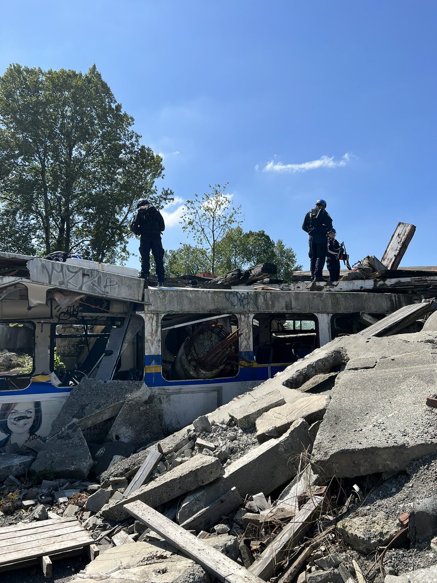 As we prepare and train for a disaster or major emergency, residents in Vancouver should be prepared ahead of time as well. Having a minimum supply of food and water to cope without services for 72 hours is important for you and your household. <a href="/CANTF1/">Canada Task Force 1</a> #EmergencyPreparednessWeek