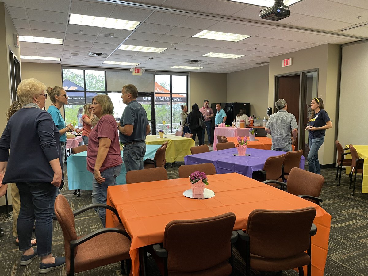 bitroads's tweet image. Having fun at our AWC Member Mingle today!!!!  #membermingle #awcmn #bitroads2023