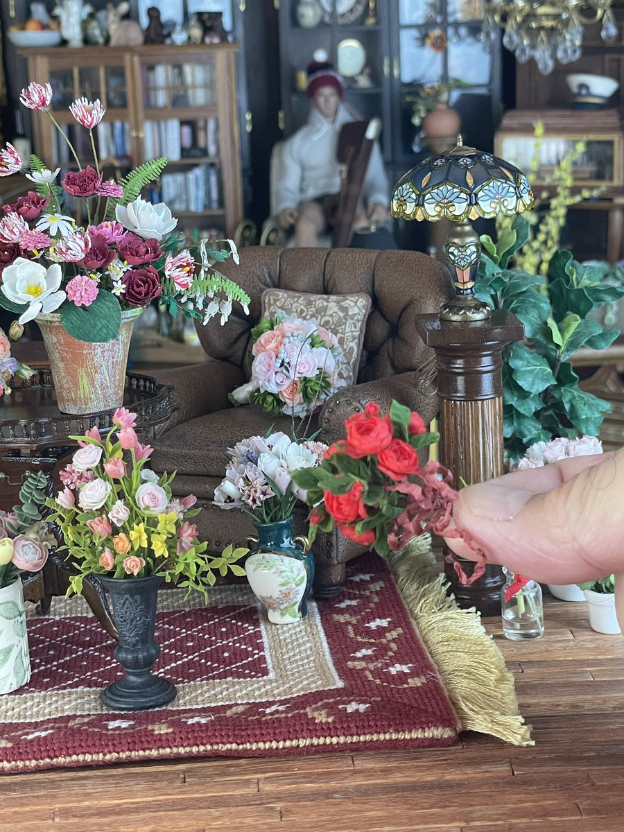 My 2023 Miniature Flower Show opens this week at <a href="/HudsonRivMuseum/">Hudson River Museum</a> in Yonkers, New York! More info including your hours! bit.ly/MiniFlo5_17