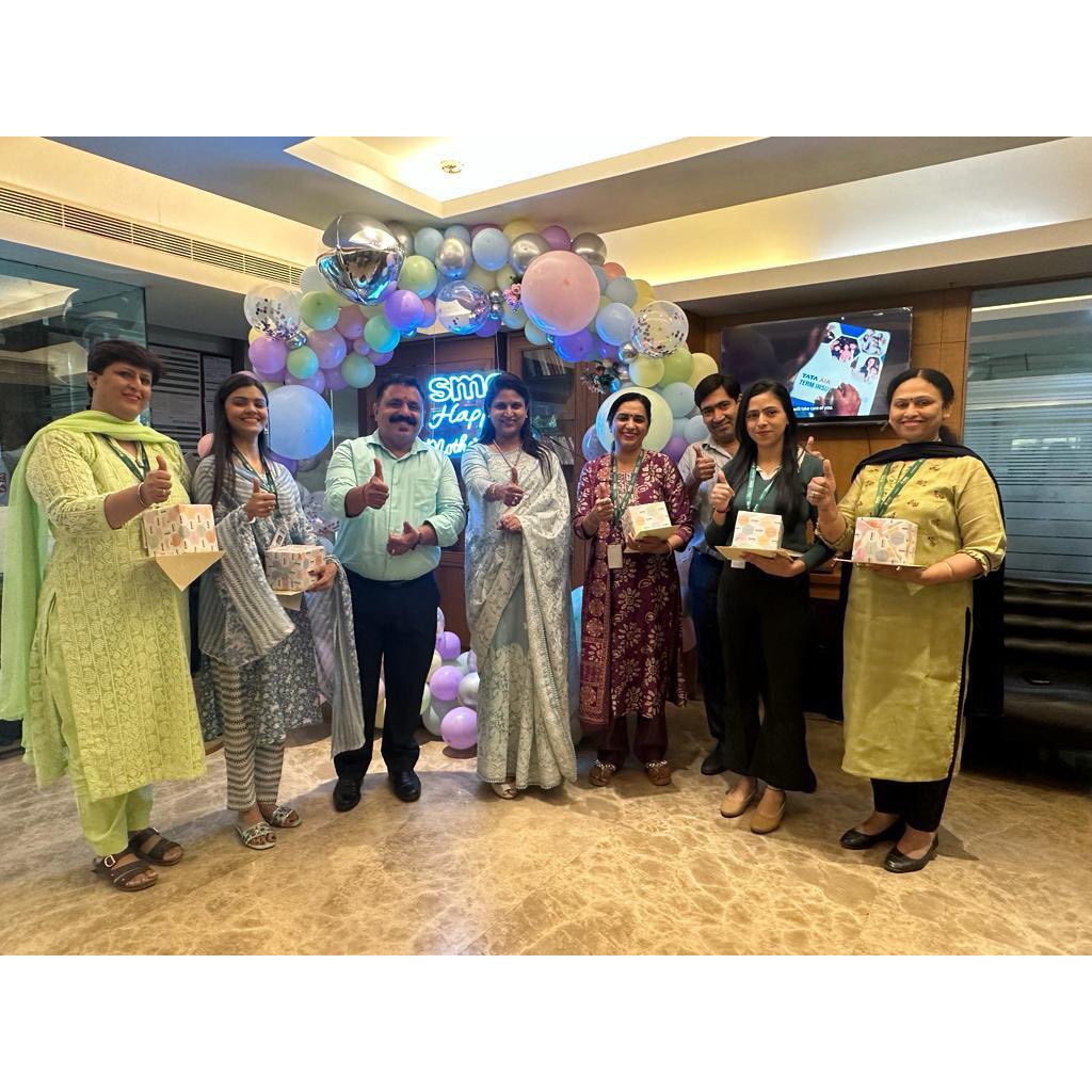 smcglobal's tweet photo. 🎉🤩It's #ReceptionistDay and we want to give a huge shoutout to all these incredible members of SMC.
🙌 Thank you all for being your amazing self!
Cheers to #LifeAtSMC❤️
#WeLoveSMC #SMCfamily #LifeAtSMC #LifeAtSMCRocks #SMCUnplugged #Team #Gratitude https://t.co/6KzFqdq8L7