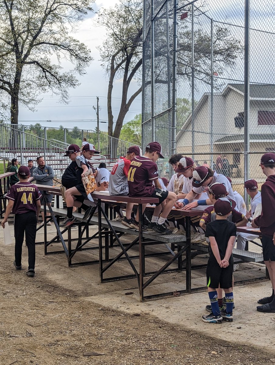MenomonieBB's tweet image. Last night was a great night to have our youth ball players down at the park! The scoreboard may not have said what we wanted, but the boys showed what it means to play the right way at all times. #NoScoreboardWatchers #OneProgram