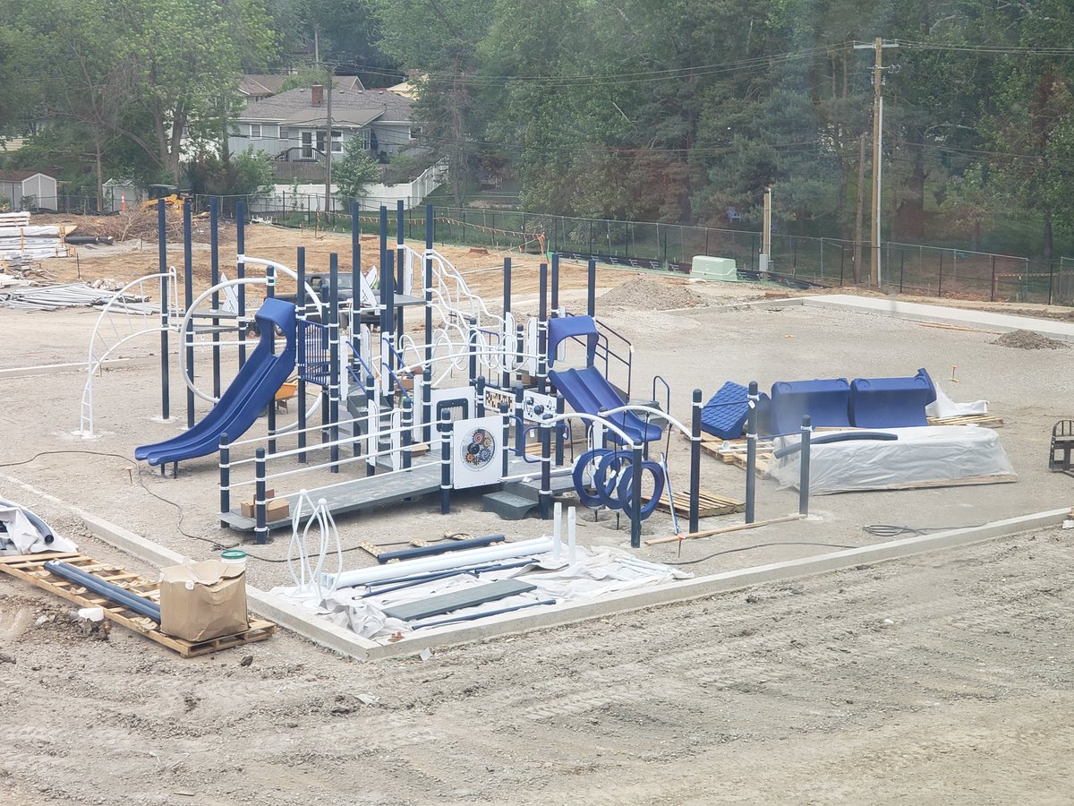 Oh_the_Places's tweet photo. Who's ready to see exclusive pics of new Pawnee?! 🙋‍♀️ Yes, it's still really construction-y but it's sooooo exciting 😎 @PawneePanthers @PawneePTA @theSMSD https://t.co/EBKKETyEBk