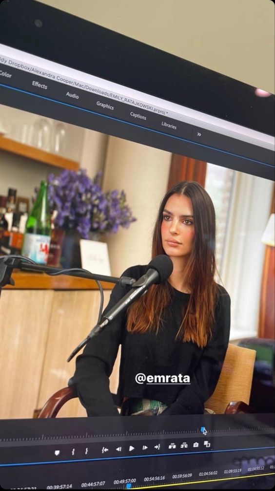 sipthewine's tweet photo. Em Rata es la definición verdadera de que una mujer puede estar en la industria del modelaje, ser hermosa y además culta... una escritora 🤍aquí la amamos. https://t.co/ueJ8AWRKGU