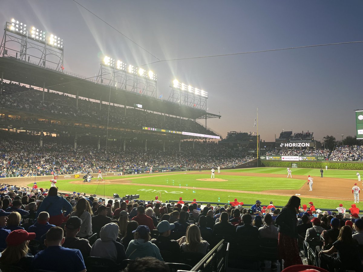Trollsince1987's tweet photo. Great night for baseball!  Cubs vs Cards - Go Cubs!!! https://t.co/VFEEOQ4TjU