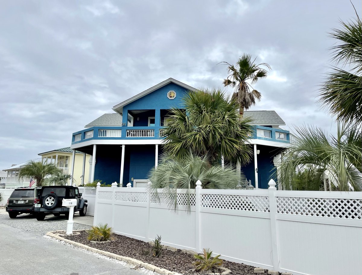 SashaEats's tweet photo. So many wonderful memories here ๐ฅฐ
#SashaInPCB #Florida #LoveFL #PCB https://t.co/GywZo86N4v