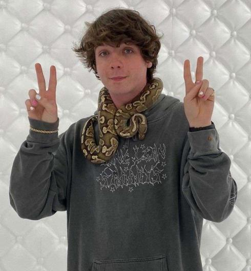 karlcatboy's tweet photo. https://t.co/ymUBfHg6Qj
