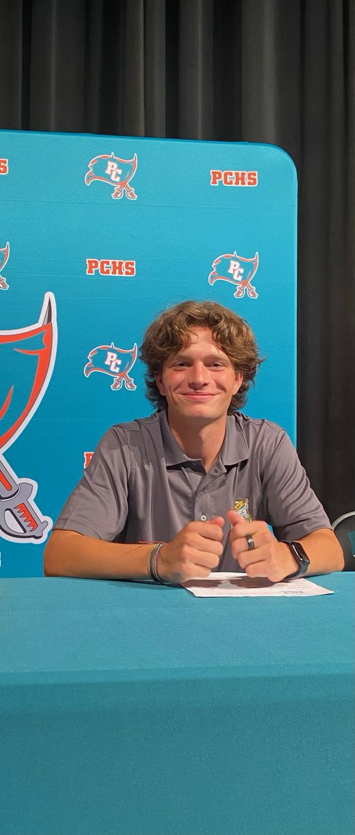 track_pchs's tweet photo. Shout out to @NoahDeFran05 for carving his name into Plant City High School record books with a time of 2:00.80 800m (S.R.) Congrats on signing with Lees McRae! They don’t know what they’re getting yet! We are excited to see your success at the next level! #RAIDERTRACKNATION https://t.co/EmilMIcqqk