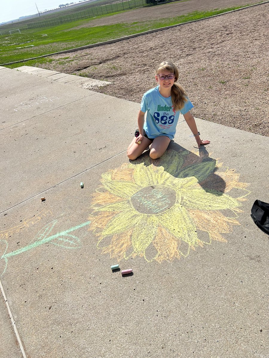 Springtime fun on these last few days of school 💙 #lakeviewvikes