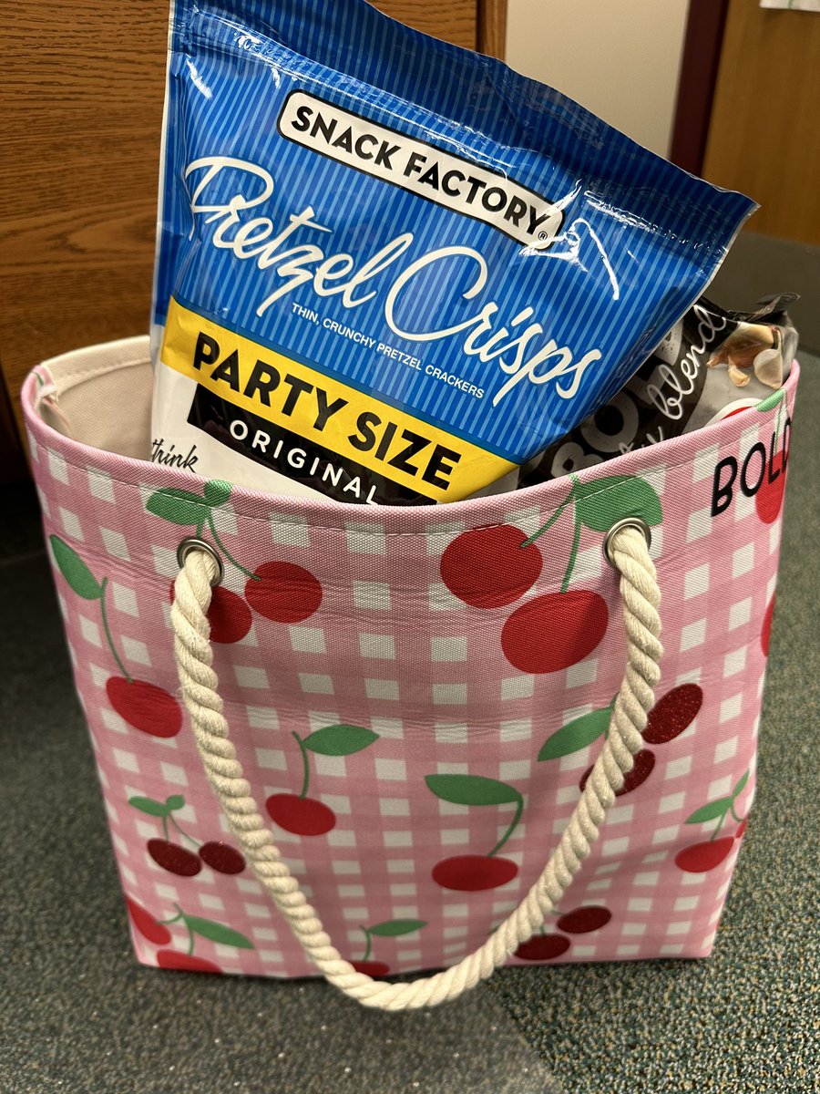 Kelli Bolden (@mrsboldenlrdean) on Twitter photo I want to thank the amazing families from Mrs. Martin’s 2nd grade class for this special gift! It was a wonderful surprise and a great way to start my Wednesday! I feel so loved! <a href="/mrskmartin_es/">Kristin Martin</a> I want to thank the amazing families from Mrs. Martin’s 2nd grade class for this special gift! It was a wonderful surprise and a great way to start my Wednesday! I feel so loved! <a href="/mrskmartin_es/">Kristin Martin</a>