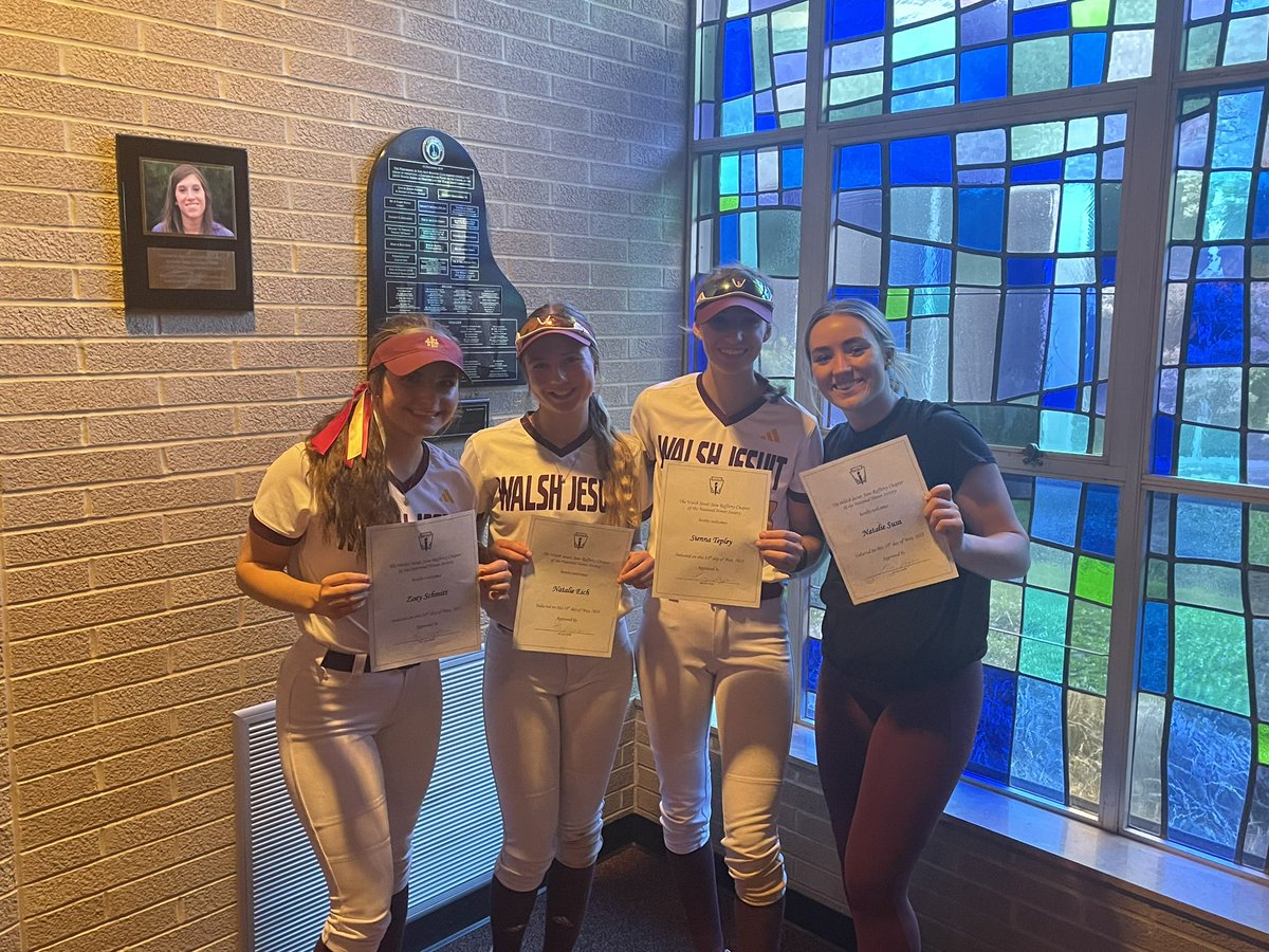 WalshJesuitSB's tweet photo. Minutes after the final out of our sectional final win, @schmittz24 @natalie_eich @SiennaTepley @natalie_susa raced into the school to be inducted into the National Honor Society. 

Congrats, ladies!! Excellence on the field and in the classroom. 

#WJSoftball #LetsBeLegendary https://t.co/5bhgU4XfXy