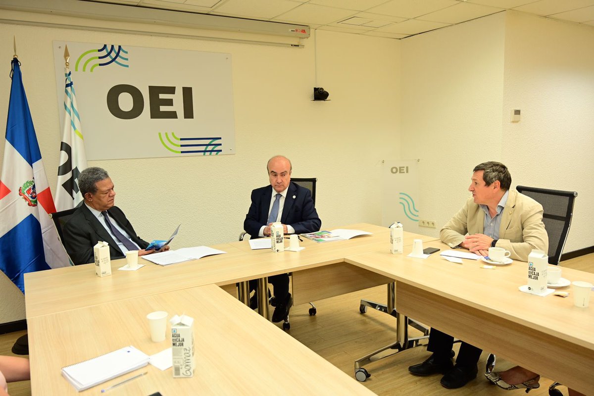 Leonel Fernández tweet media