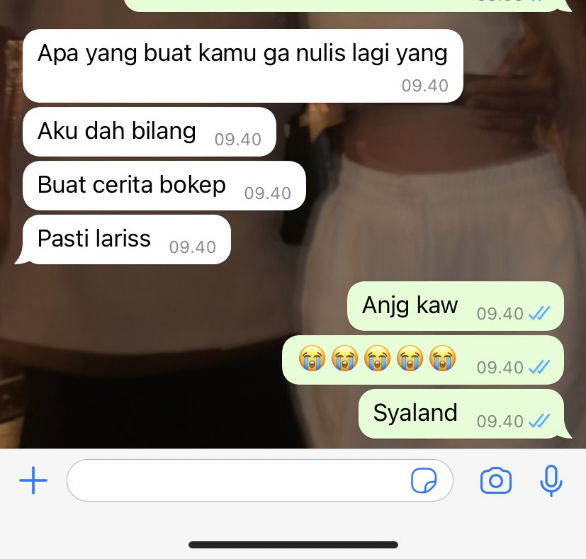 bromaulll's tweet photo. Aku mau nulis cerita angst 
Bf ku ; https://t.co/twltr3pC2i