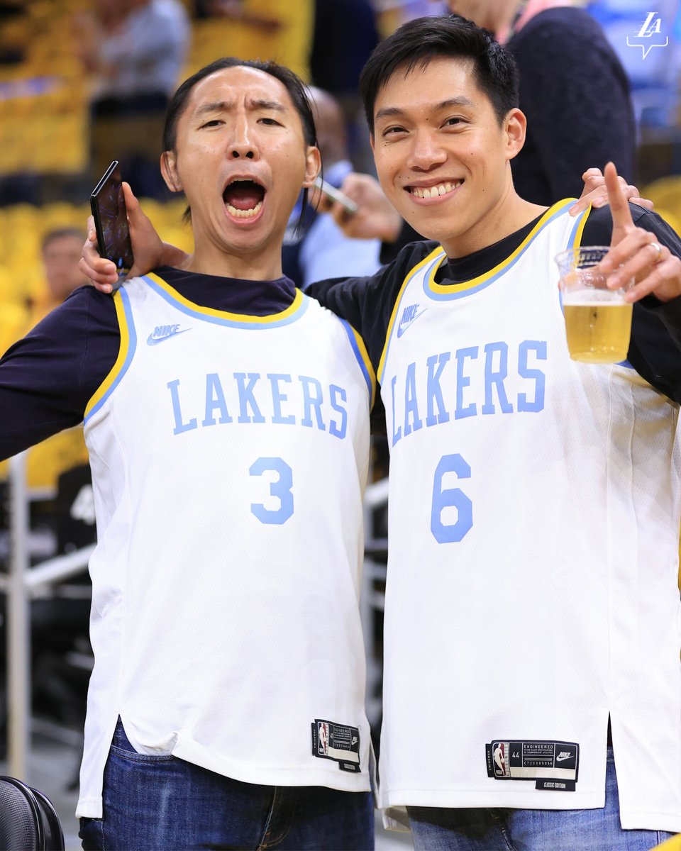 Lakers's tweet photo. Lakers fam in the building — where are YOU tuning in from tonight? https://t.co/cYxK0PyVjc