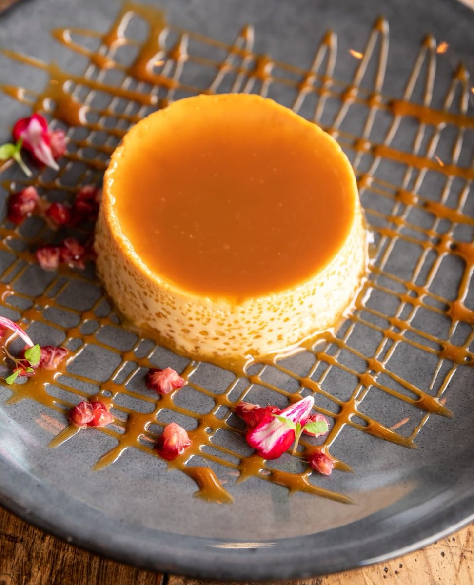 El momento perfecto y más dulce, es cuando compartimos las experiencias más felices y un flan de Comedor Jacinta con Mamá en su día especial. ¡Felicidades!  #FelizDiaDeLasMadres #DiaDeLasMadres2023