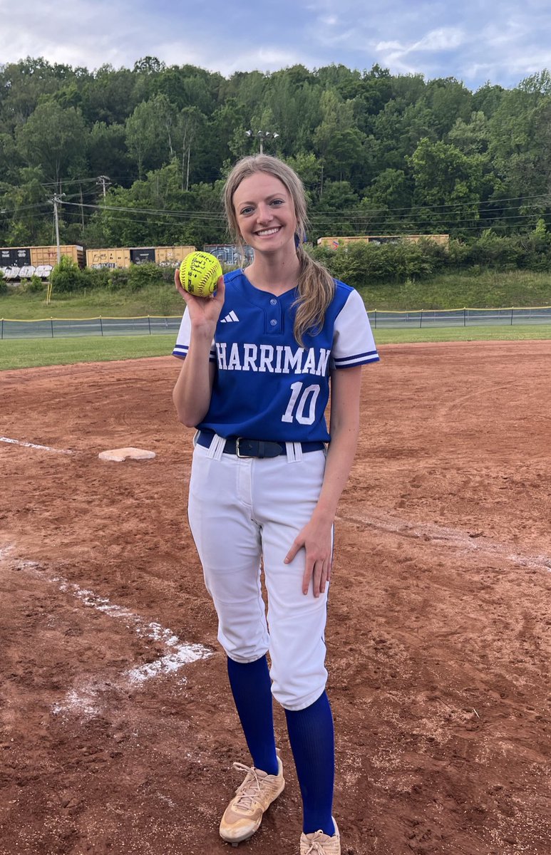 HighHarriman's tweet image. Bang….another homer!
@AddisonOliver33 
@RoaneStateWBB