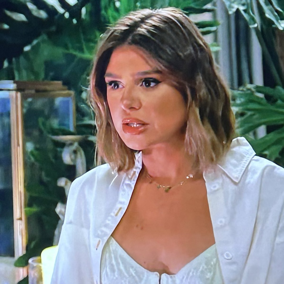 queensofbravo's tweet image. Raquel is having a full blown conversation about Ariana’s sex life *and* her insecurities *and* that Ariana wants to be with Sandoval… 

Raquel is diabolical 🤬 #pumprules