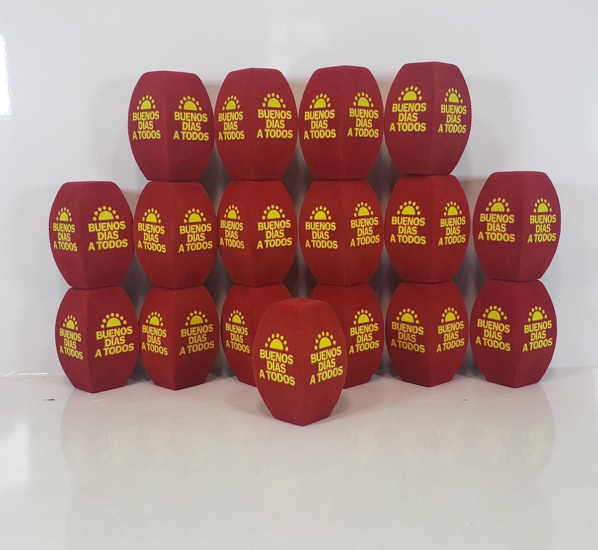 CastelBroadcast's tweet photo. Haz como ellos para que tus transmisiones luzcan de lo mejor con nuestras esponjas personalizadas, ya muchos han confiado en nuestro trabajo. Cotiza las tuyas en ventas@castel.cl https://t.co/NzKv845z01