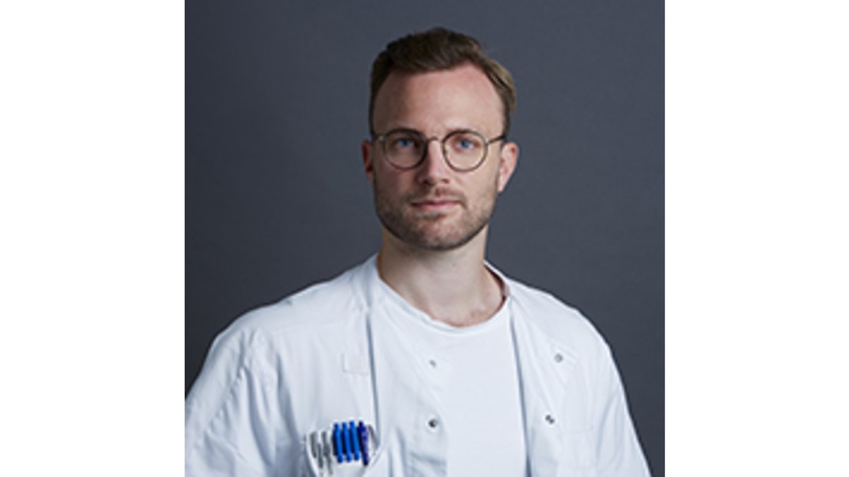 The Blue Journal thanks Emerging Investigator Christian U. Woehlk, M.D., Ph.D., for his contribution to the May 1 issue.

Allergen Immunotherapy Enhances Airway Epithelial Antiviral Immunity in Patients with Allergic Asthma (VITAL Study)
<a href="/Cwhlk/">Christian Wøhlk</a>

bit.ly/3LCsT2a
