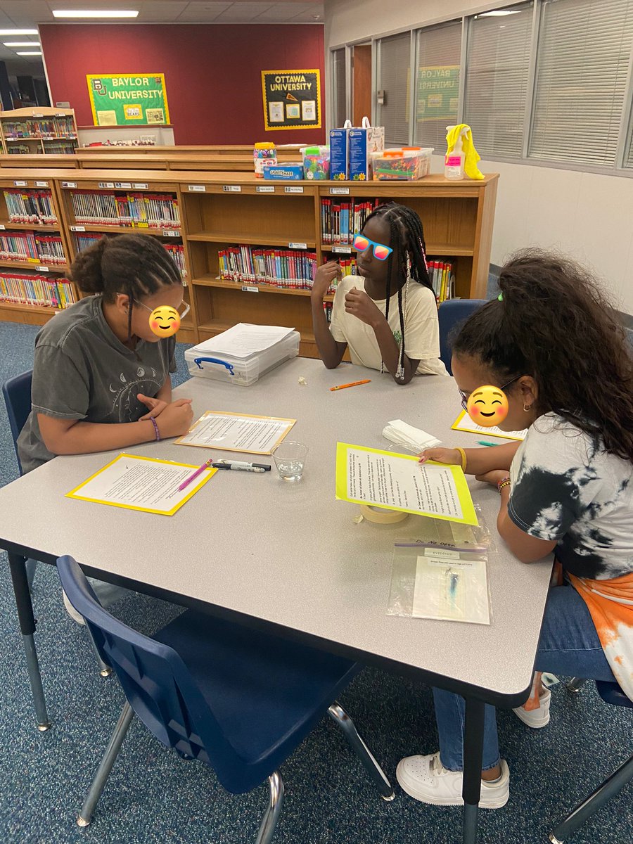 MrsStockton_'s tweet photo. We had a fun visitor today to help our 5th graders in the CSI lab! Thanks to our VIPS and @SRC_CyFairISD 💙 @CyFairLibraries @duryeaschool https://t.co/Dv0SmevLMM