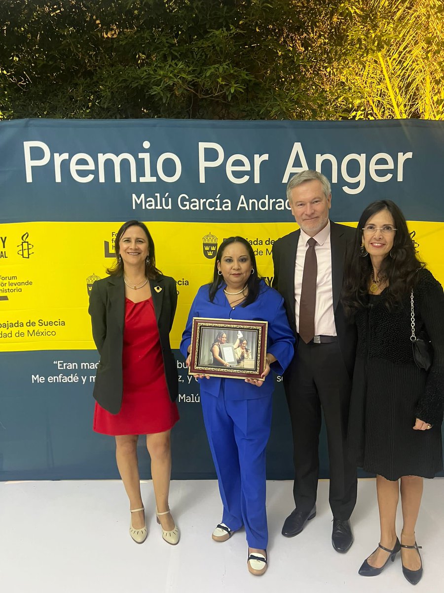 SwedeninMX's tweet photo. Tuvimos el honor de auspiciar una ceremonia de reconocimiento a @malugandrade por el premio #PerAngerPrize que se le otorgó en Estocolmo el 27/04.  Agradecemos mucho la participación de Malu así como la de sus compañeros de lucha, autoridades y sociedad civil🇲🇽@M_OlgaSCordero https://t.co/Do32LcLei3