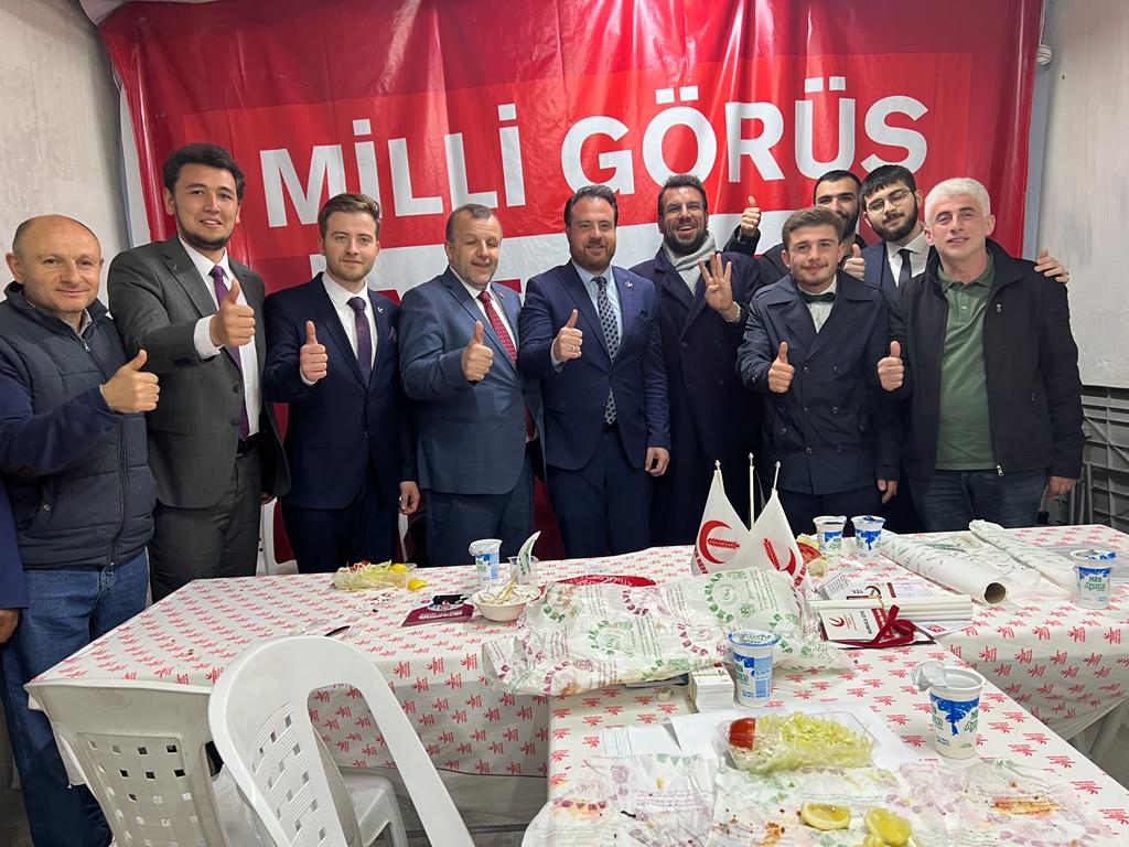 gencrefahfatih's tweet photo. Genel Merkez Gençlik Kolları Başkanımız Melih Güner Bey Ve Ekibi Fatih/ Karagümrük Skm'mizi ziyarette bulundular. Beşiktaş Ak Parti Birlik Çalışma Kurulu Başkan Vekili Mustafa Sercan Şart Bey'ede ziyaretlerinden dolayı teşekkür ederiz.

#yenidenrefahpartisi #milligörüş https://t.co/6EvfwC49Qi