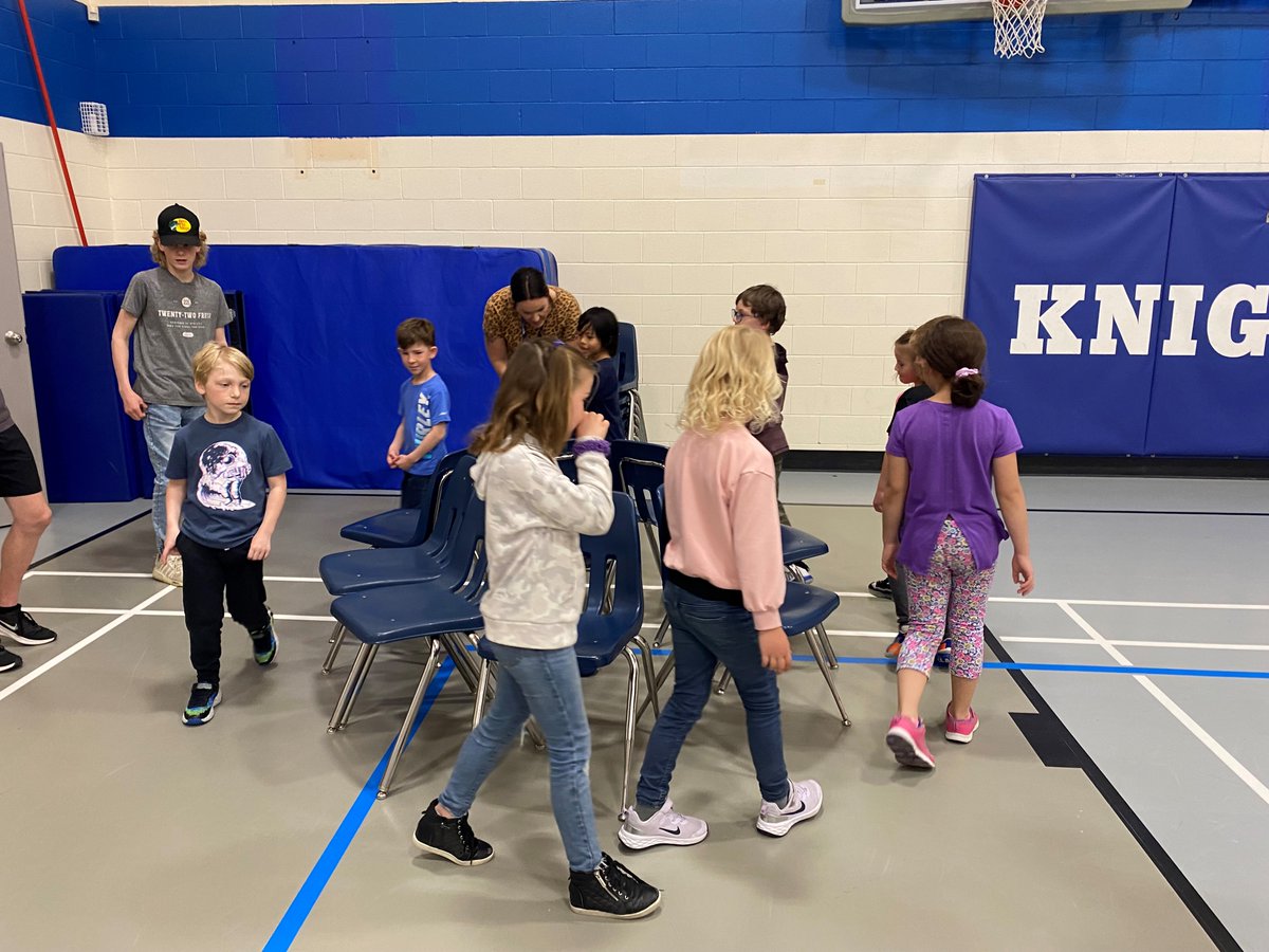 StMichaelMJ's tweet photo. Huge thanks to Global Sport Academy at Vanier for leading our Grade 1 and 2 students through Phys. Ed. stations.  Looking forward to next week. @HolyTrinitySD https://t.co/Nm2Yep1Sn0