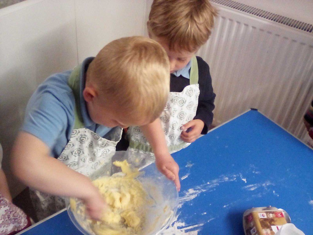 RipeNursery's tweet photo. #Coronation #celebrations! Street party, cooking, painting, crown making, building London landmarks… it’s all been happening at Nursery! https://t.co/XxN5069uOg