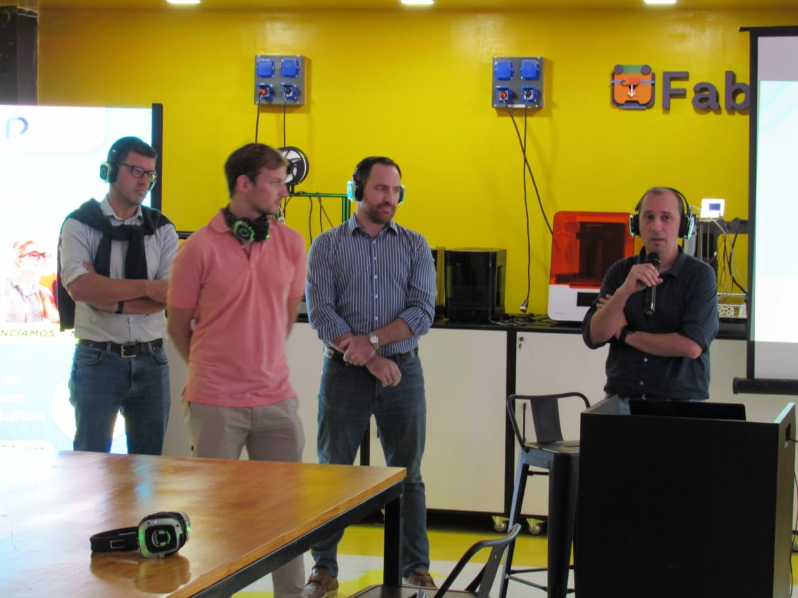 aguilarclaudiok's tweet photo. Participamos del taller sobre Análisis de Mercado en la Nave @midimisiones del @PIIPmisiones, en el marco del programa #Proyectate. Compartimos herramientas para investigar y analizar el terreno donde se desenvolverá el emprendimiento, además de estrategias de marketing. https://t.co/I34dxL9Oib