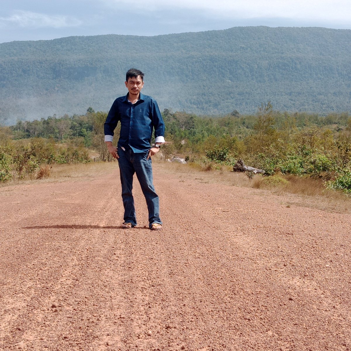 PhearithChea's tweet photo. #NewProfilePic https://t.co/rTsHEke59L