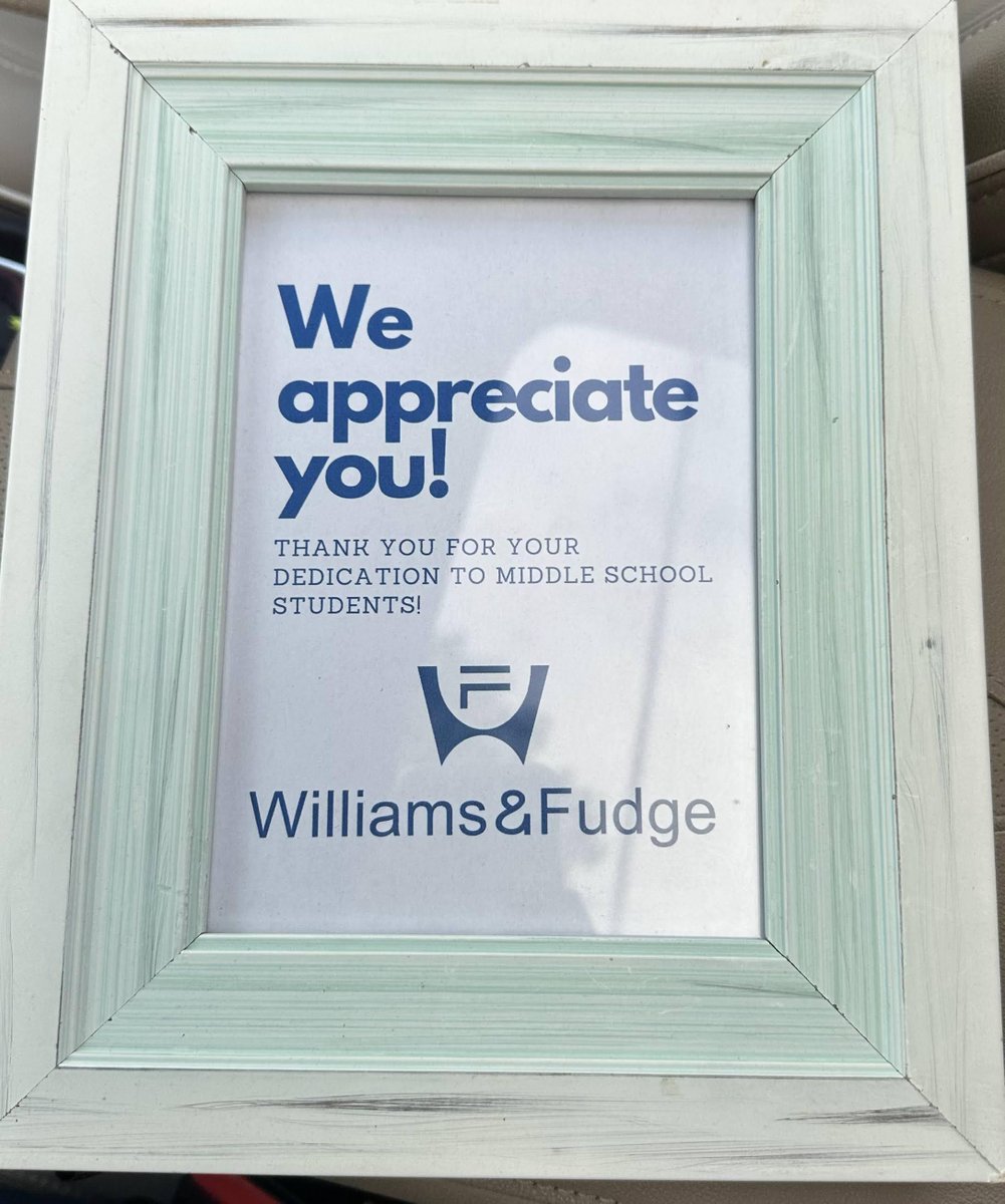 williamsfudge's tweet photo. Happy #TeacherAppreciationWeek! This morning, we wanted to thank the fantastic teachers at @smfalcons by treating them to coffee from #KnowledgePerk. Thank you for your dedication to making a difference in the lives of your students every day! ❤🍎💡 #WorkPlayGive https://t.co/dXgb8seX6r