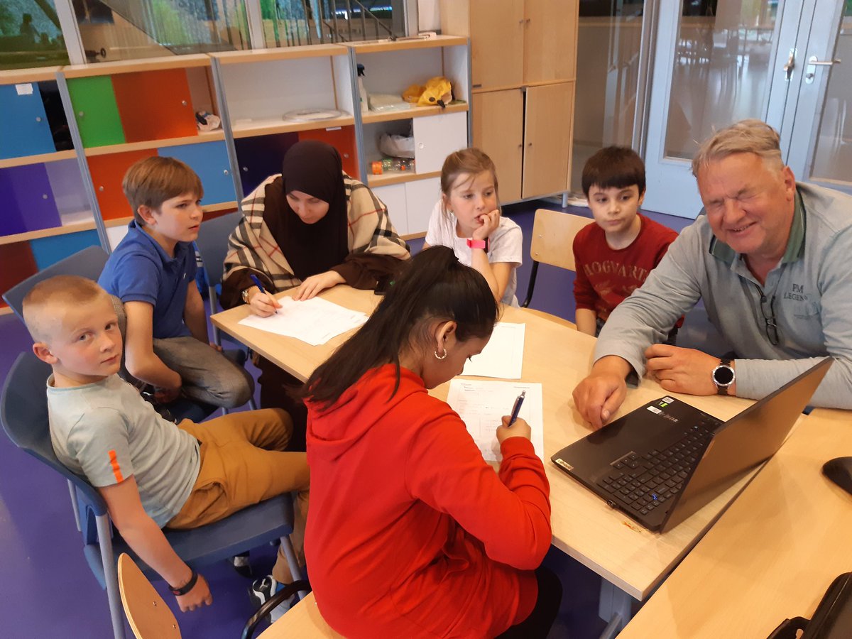 Van start gegaan met de Piezo #Talenten Academie in Oosterheem! #Beroepen Duurzaam &amp; Groen, daar zullen we kennis over op doen tot de zomervakantie! Dank voor de leuke Quiz over #duurzaamheid &amp; #energiebesparen consulenten Duurzaam van Piezo : Sander en Ton!