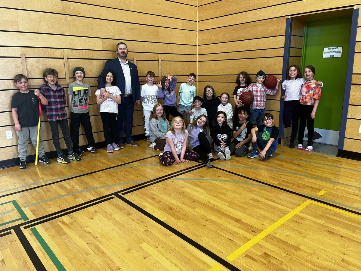 AudreyLaVallee3's tweet image. Big thanks to Mr. Brian Hudson @BrianJHudson, Pasadena’s town manager, our volunteer firefighters and to the staff @PasadenaPlace for hosting a super tour of our Town Hall and our local fire department @PasadenaFD. We even got some playtime and a yummy lunch @PasadenaPlace.