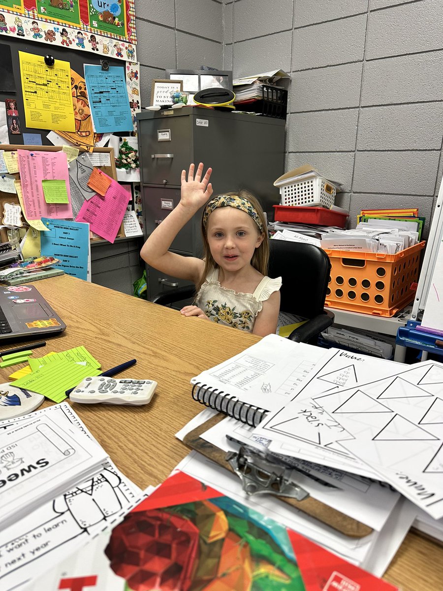 hellomrsfrizell's tweet photo. We had fun learning what it looks like to be a first grader today! These littles are in good hands next year, I’m just not ready for them to grow up! 🥺💗 @GlendaleElemISD #isdkinder https://t.co/359x9jPQD2