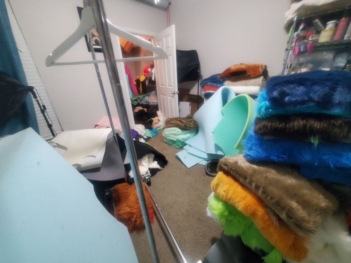 canis_beast's tweet photo. Taking a break after getting so much done between TFF things to now to deep clean out the studio closet and let my hands rest some. I have a few business oddbob things I'd really like to tackle this week like working on some new patterns and stuff too. https://t.co/1nBe2XDiHZ