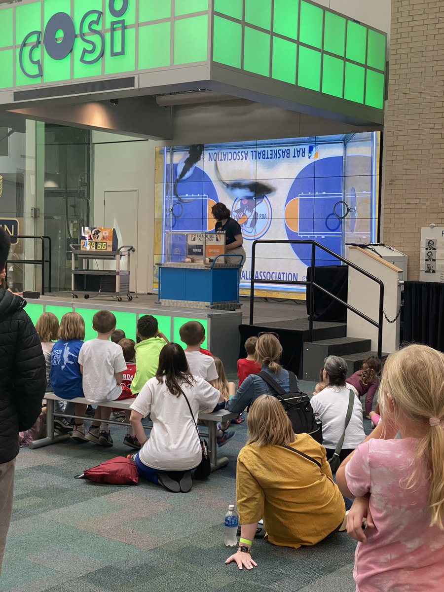 Catherine Farny tweet media