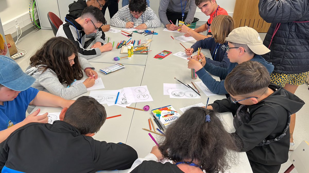 ceiparcipreste's tweet photo. Terminamos nuestro proyecto #ErasmusPlus “Ludanta Kune”. Han sido unos días fantásticos, donde hemos compartido trabajo, momentos y experiencias inolvidables.
Nuestros alumnos no olvidarán esta gran experiencia.
@sepiegob @CFIE_Segovia @educacyl #arcierasmus https://t.co/9Z0jiw3Jee