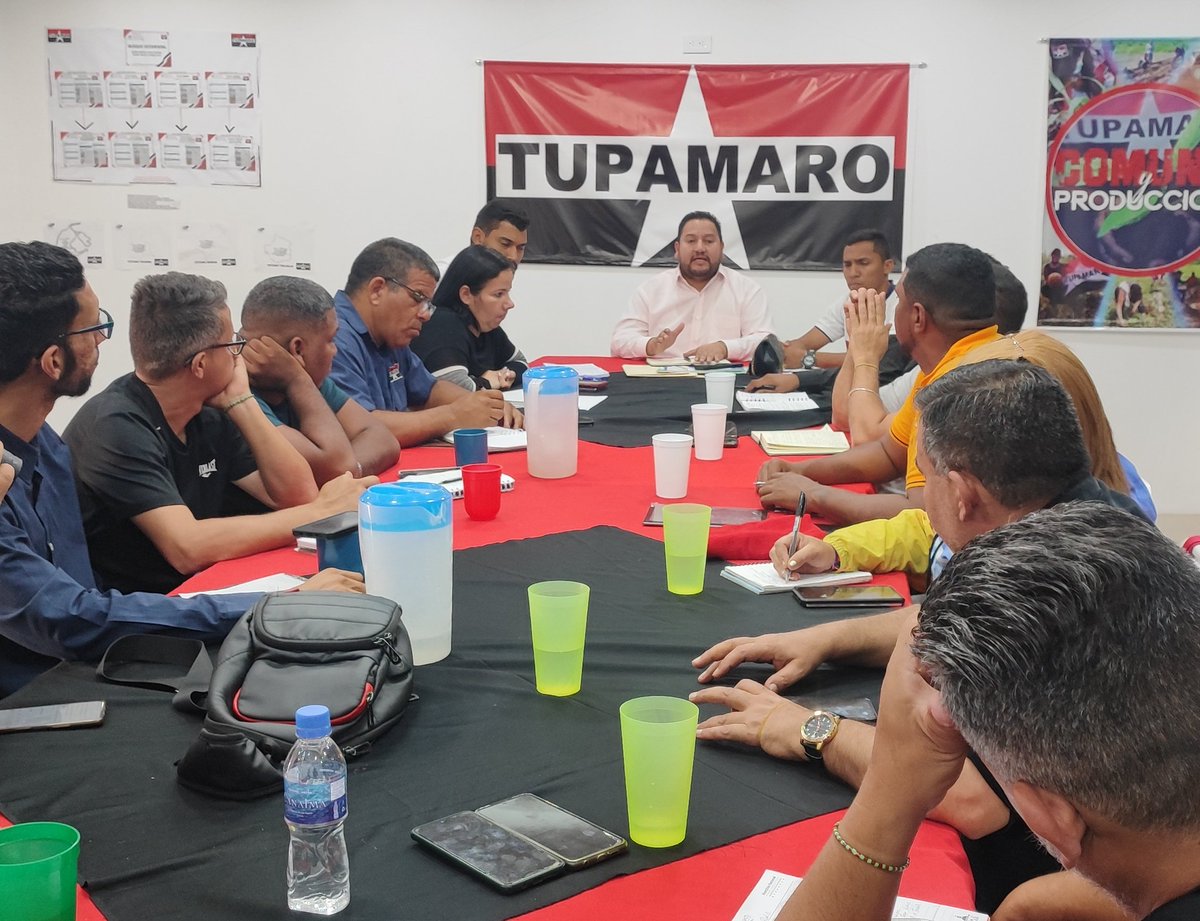 Mira_Venezuela's tweet photo. #Ahora con análisis de coyuntura nacional e internacional se da inicio a reunión de la Dirección Nacional Operativa del Movimiento Revolucionario TUPAMARO, estamos en el año de la #ComunaYProducción como proceso del fortalecimiento del Poder Popular.
¡Tupamaro ejemplo de lucha! https://t.co/yfpWw0eB2M