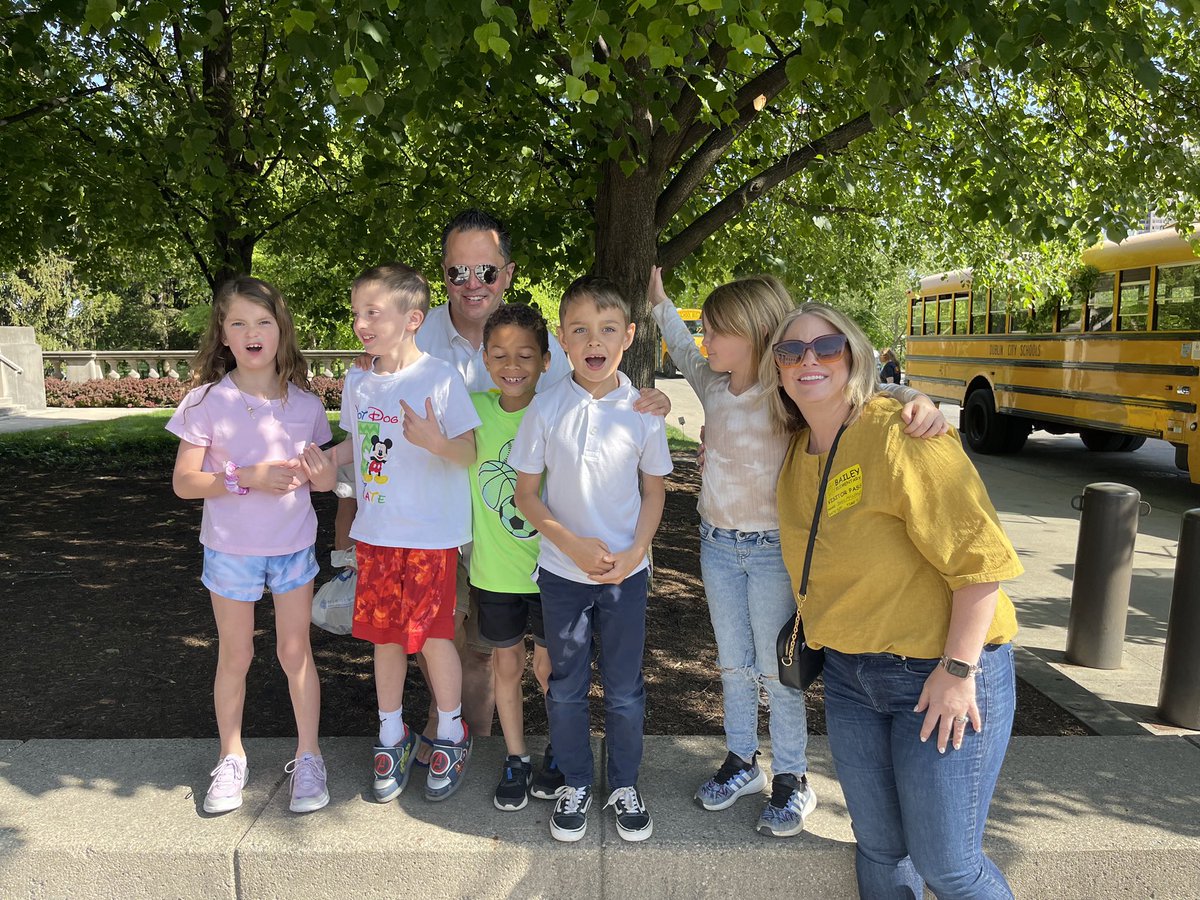 Catherine Farny tweet media