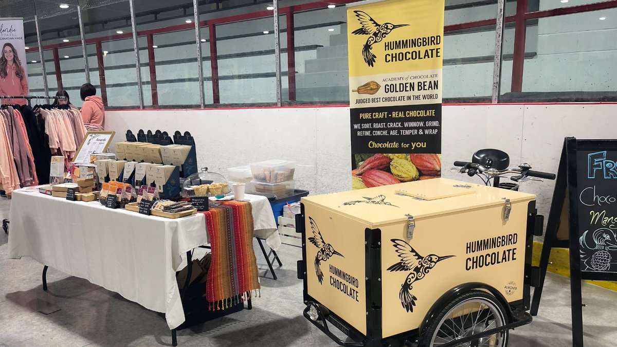 HummingbirdChoc's tweet photo. Thank you to everyone that came out to the @cheerfullymade Spring Market this past weekend!
We had a great time meeting new people and cooling off with some #FroChos. https://t.co/svr5NtlOUj