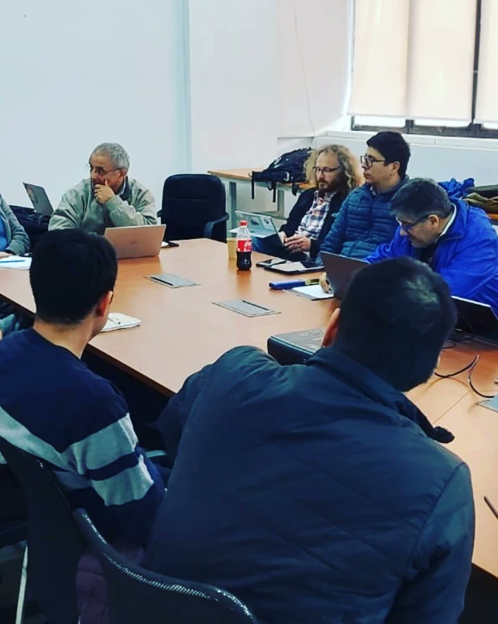 RessetChile's tweet photo. #EnEsteMomento ⤵️⤵️

Se está llevando a cabo la reunión general del equipo de proyecto Anillo con los investigadores internacionales invitados, provenientes de Colombia, Inglaterra, Argentina y Paraguay para el lanzamiento de la ENER23 ♻️⚡️
-
-
-
#ENER23 #energia #Anillos #ANID https://t.co/BzOPw743mG