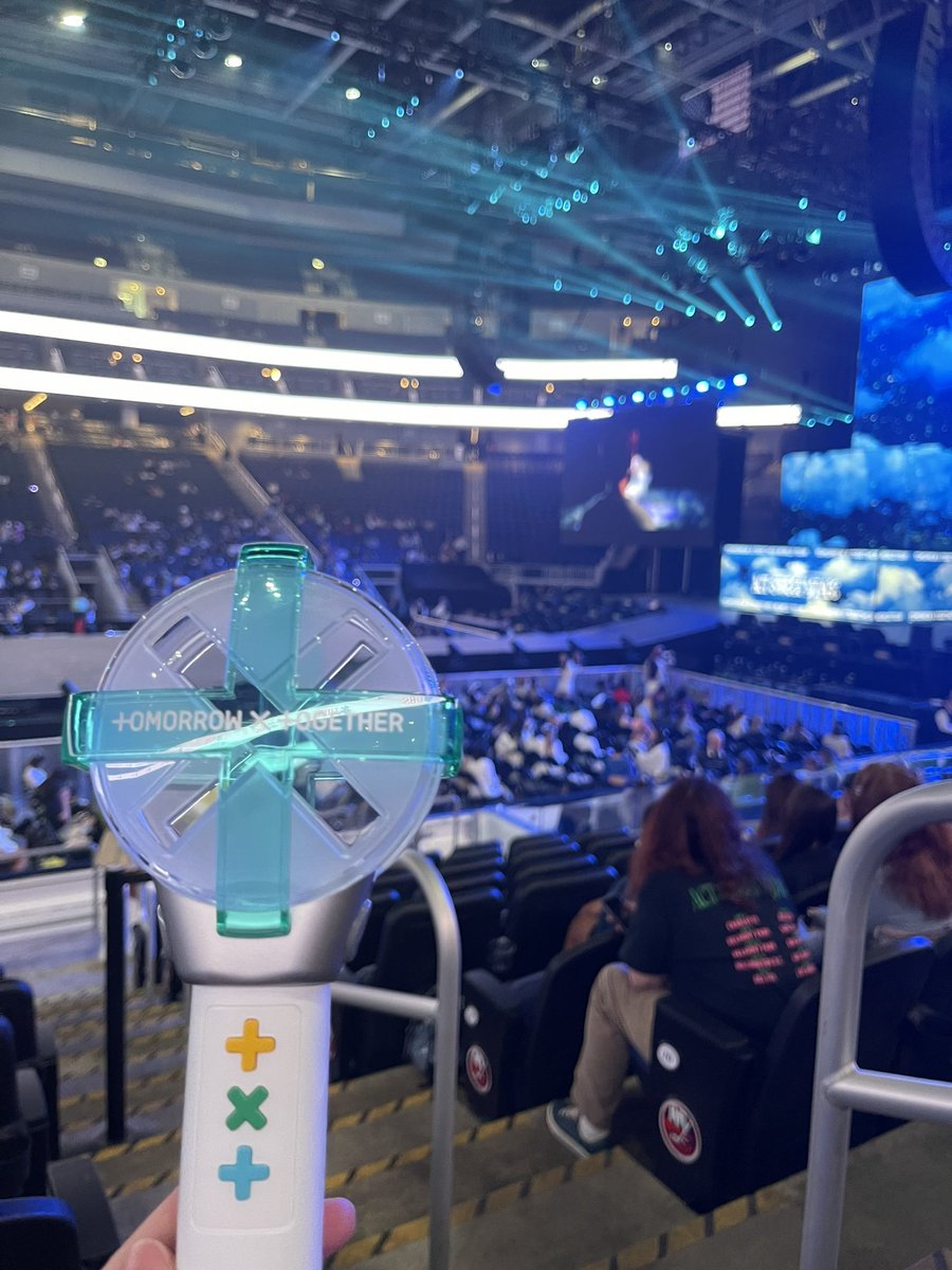 liamsbrowneyes's tweet photo. 😍 #TXT_ASM_TOUR_in_NEWYORK https://t.co/CMrKFvdmB5