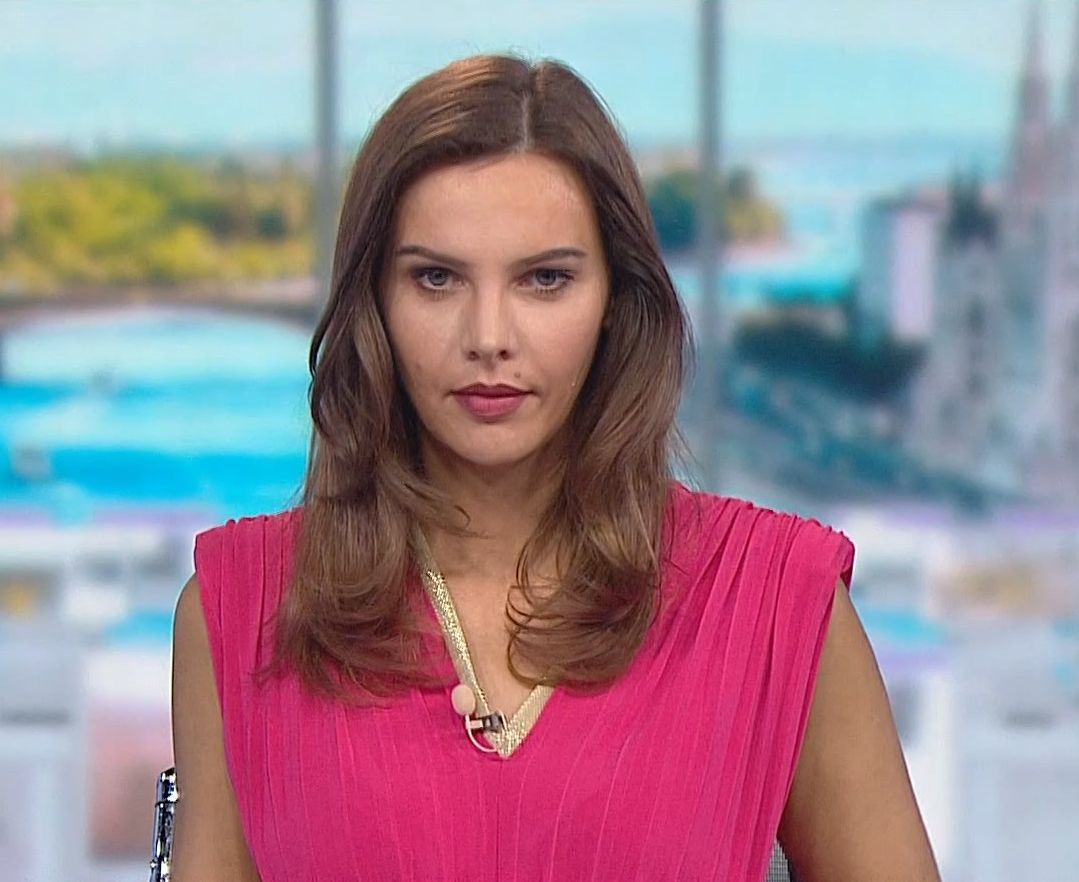 newuchim's tweet photo. Joó Zsanett #tvhost #Hungary https://t.co/LCqyKBkktn